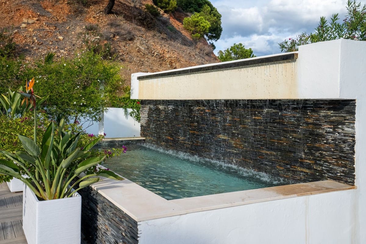 7 slaapkamer Villa te koop in Estepona met zwembad - € 3.990.000 (Ref: 8896349)