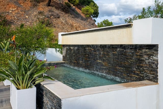 7 bedroom Villa for sale in Centro, Estepona with pool - € 3,990,000 (Ref: 8896349)