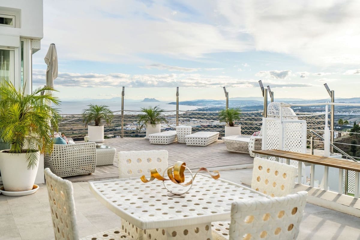 7 slaapkamer Villa te koop in Estepona met zwembad - € 3.990.000 (Ref: 8896349)