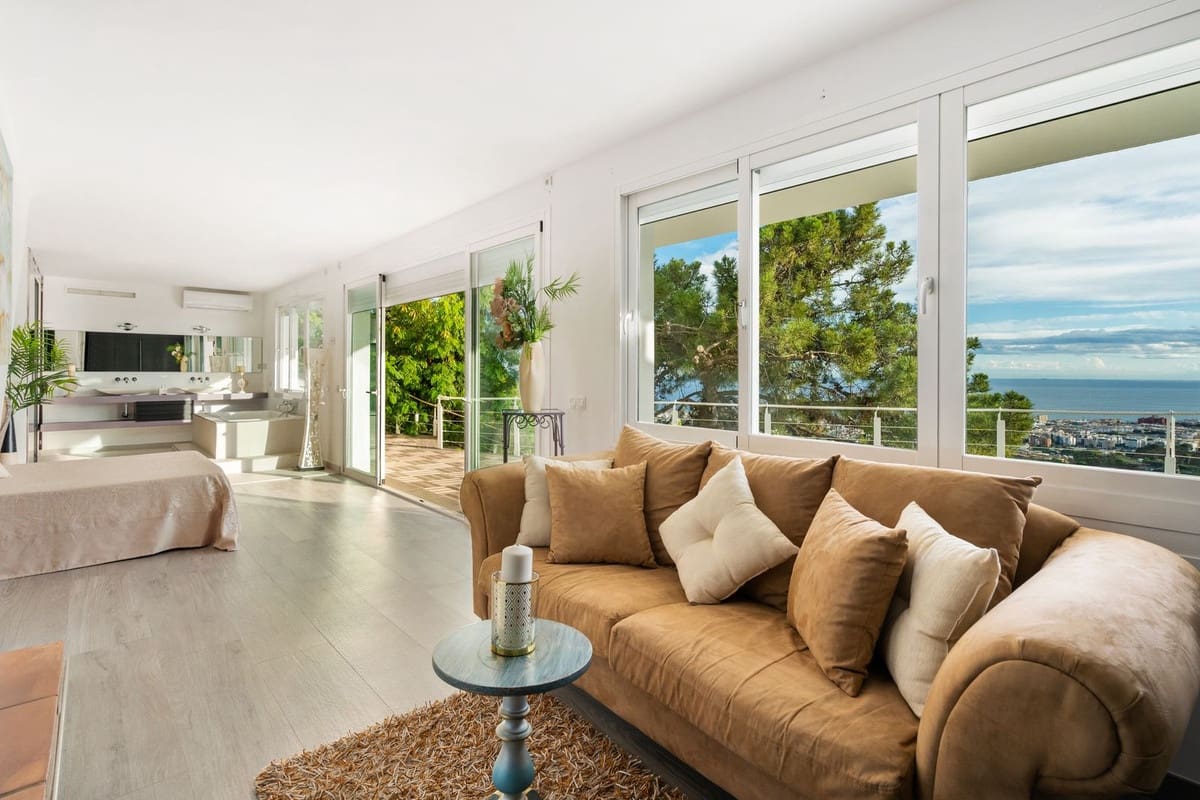 7 slaapkamer Villa te koop in Estepona met zwembad - € 3.990.000 (Ref: 8896349)