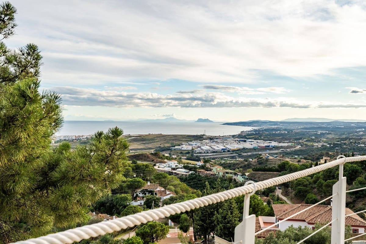 7 slaapkamer Villa te koop in Estepona met zwembad - € 3.990.000 (Ref: 8896349)