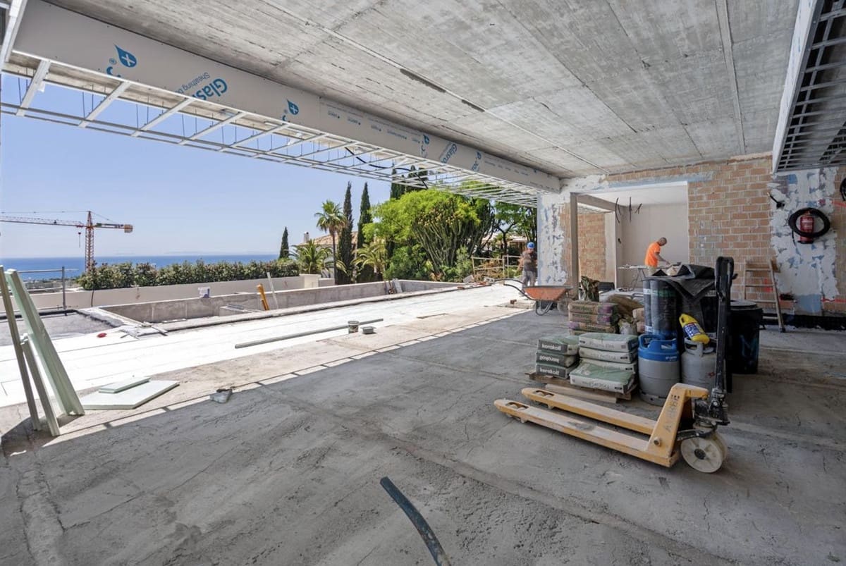 5 bedroom Villa for sale in Elviria with pool - € 4,250,000 (Ref: 8896357)