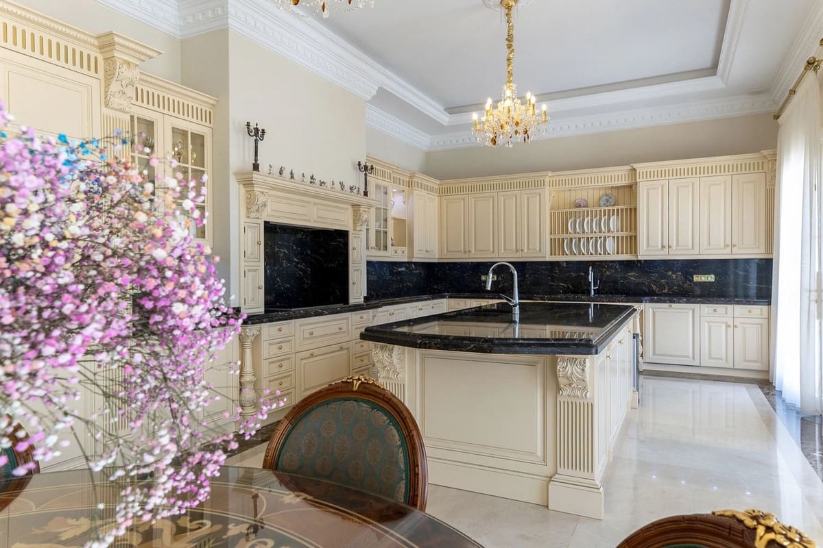 7 chambre Villa/Maison à vendre à Golden Mile avec piscine - 16 000 000 € (Ref: 8896359)