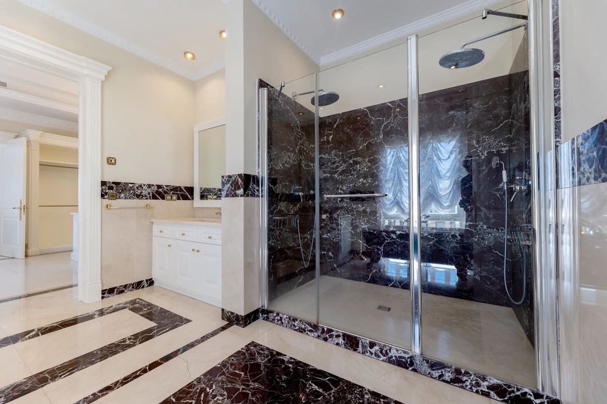 7 chambre Villa/Maison à vendre à Golden Mile avec piscine - 16 000 000 € (Ref: 8896359)