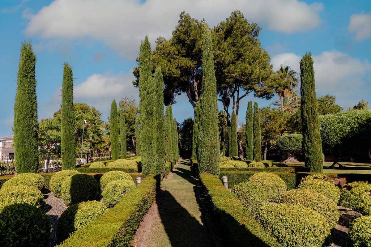 7 chambre Villa/Maison à vendre à Golden Mile avec piscine - 16 000 000 € (Ref: 8896359)