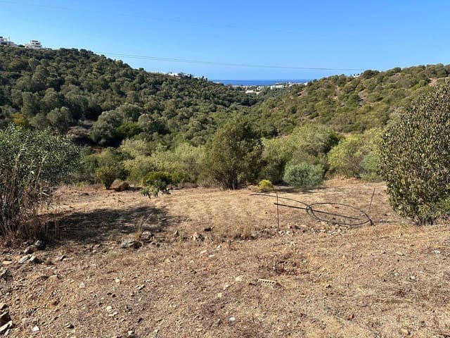 Rakentamaton maa myytävänä paikassa Cabopino, Marbella - 2 900 000 € (Ref: 8896360)