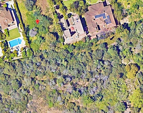 Grunde uden byggetilladelser til salg i Las Brisas, Marbella - € 1.800.000 (Ref: 8896365)