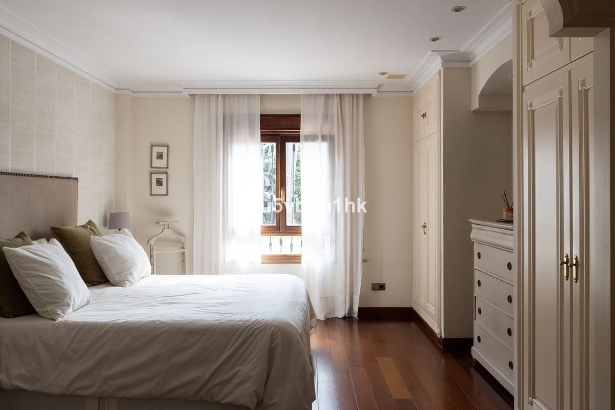 6 soverom Villa til salgs i Malaga by med svømmebasseng - € 3 450 000 (Ref: 8896366)