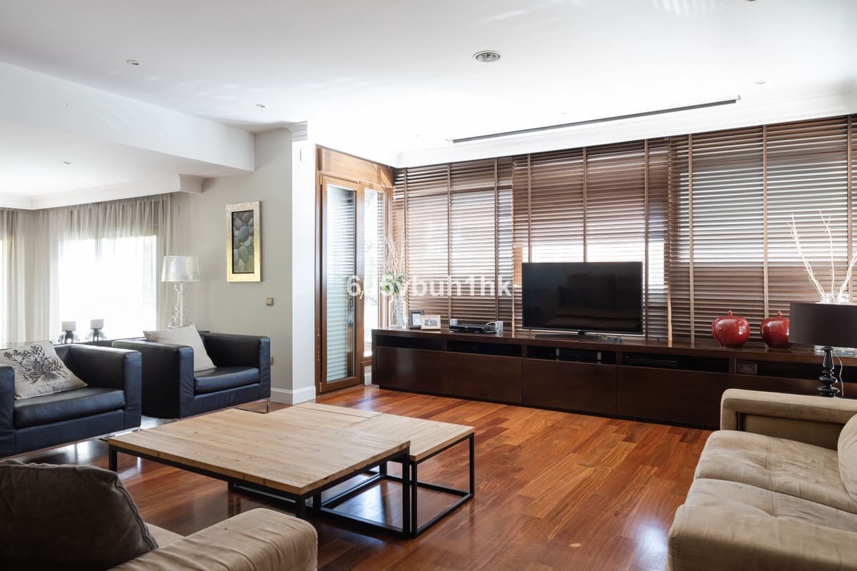 6 soverom Villa til salgs i Malaga by med svømmebasseng - € 3 450 000 (Ref: 8896366)