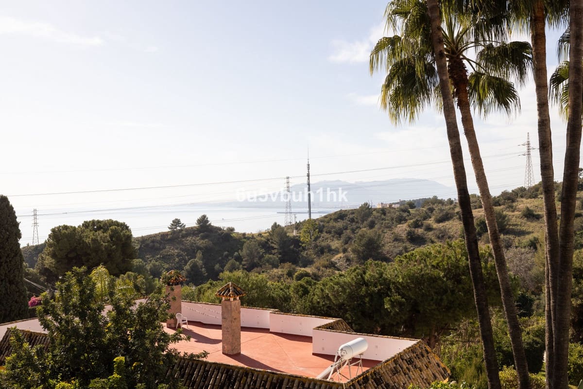 6 soverom Villa til salgs i Malaga by med svømmebasseng - € 3 450 000 (Ref: 8896366)