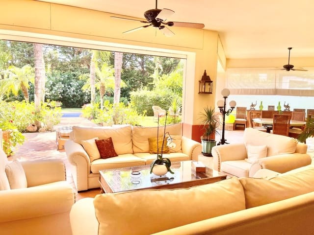 6 sypialnia Willa na sprzedaż w Guadalmina Baja, Marbella z basenem garażem - 4 200 000 € (Ref: 8896379)