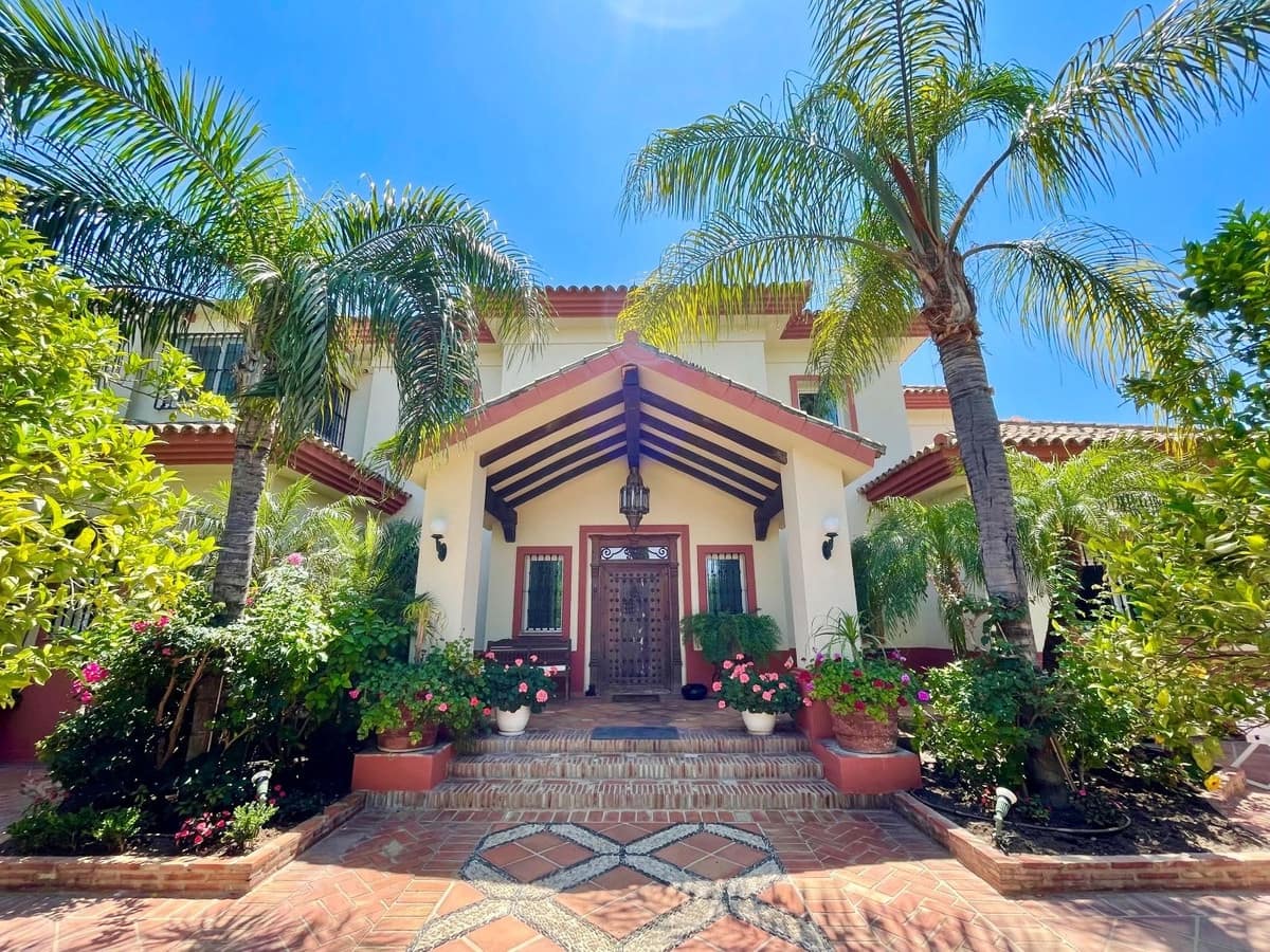 6 sypialnia Willa na sprzedaż w Guadalmina z basenem garażem - 4 200 000 € (Ref: 8896379)