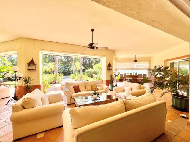 6 sypialnia Willa na sprzedaż w Guadalmina Baja, Marbella z basenem garażem - 4 200 000 € (Ref: 8896379)