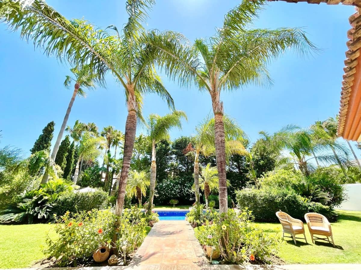 6 sypialnia Willa na sprzedaż w Guadalmina z basenem garażem - 4 200 000 € (Ref: 8896379)