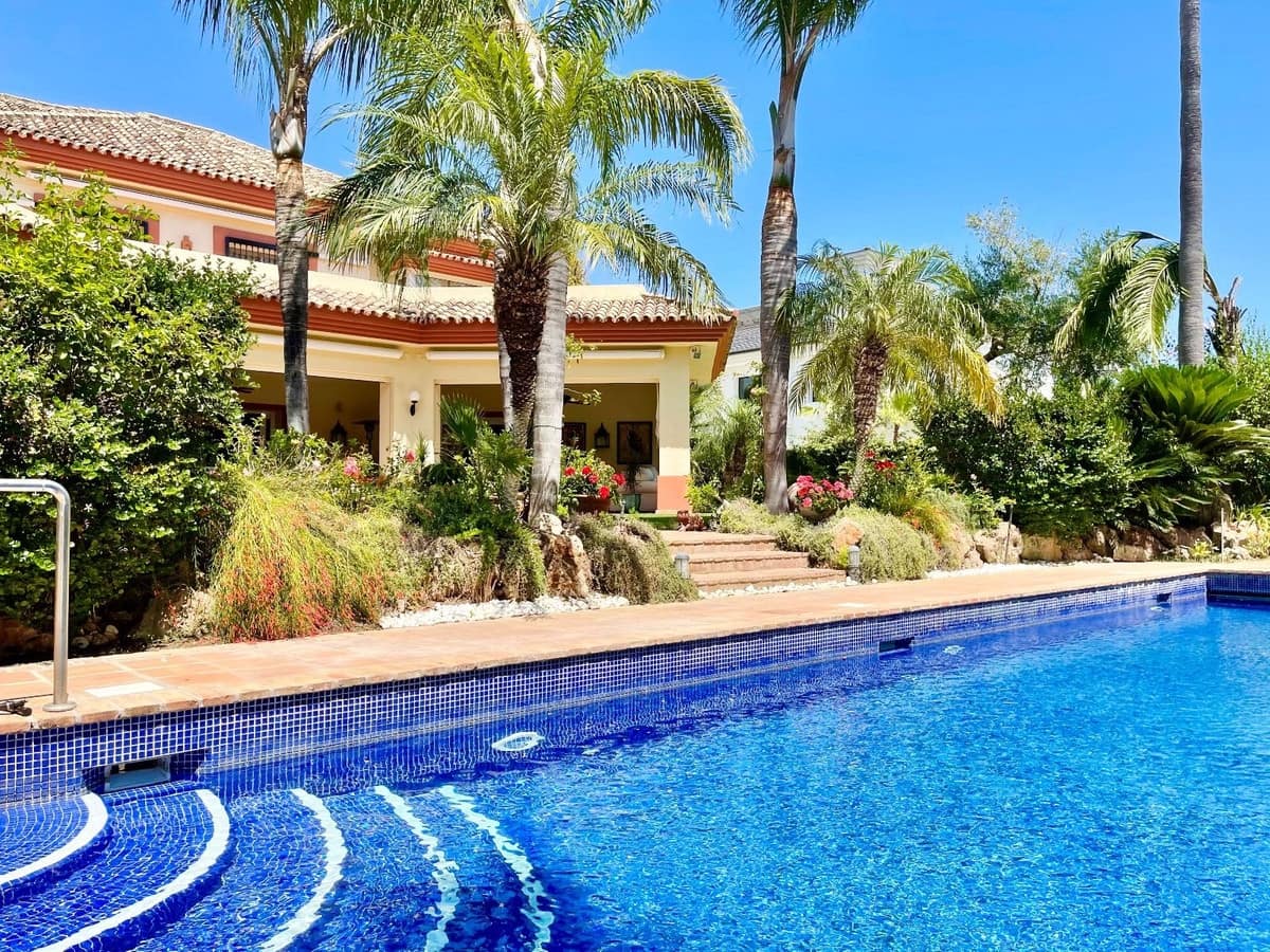 6 sypialnia Willa na sprzedaż w Guadalmina z basenem garażem - 4 200 000 € (Ref: 8896379)