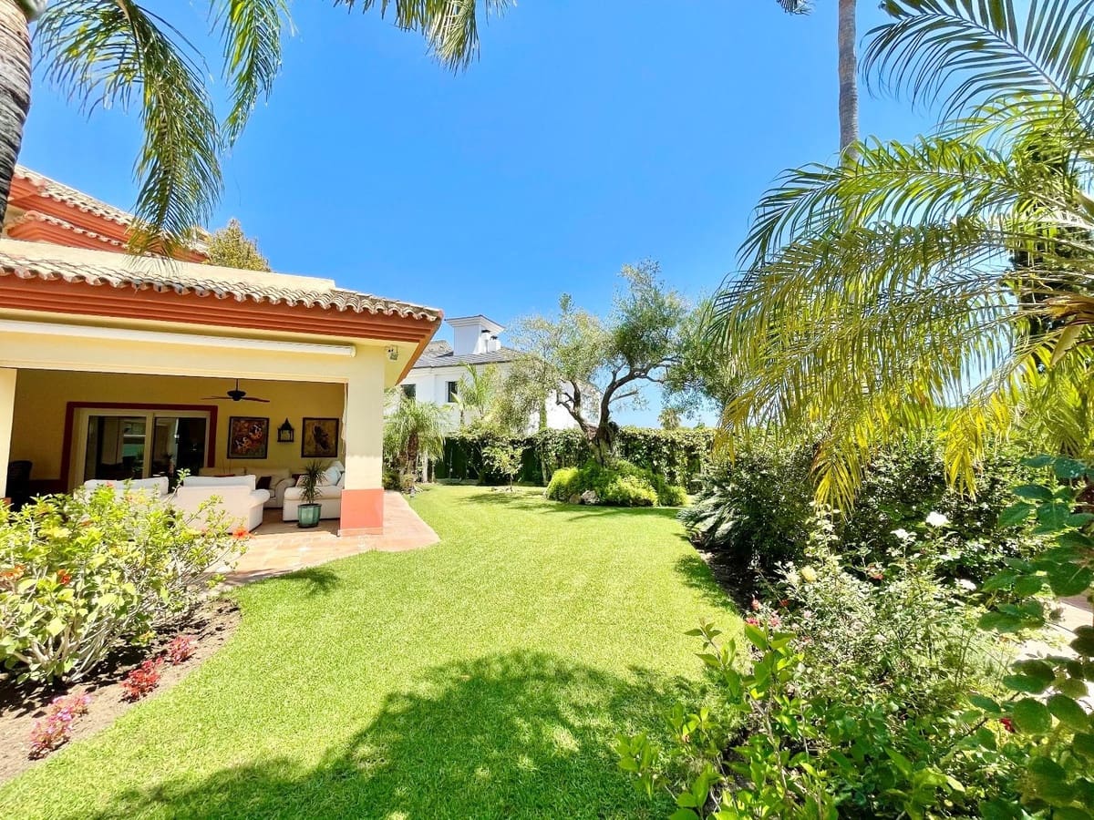 6 sypialnia Willa na sprzedaż w Guadalmina z basenem garażem - 4 200 000 € (Ref: 8896379)