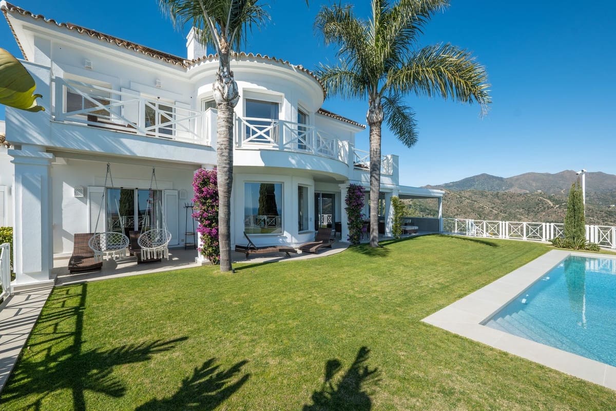 6 bedroom Villa for sale in Marbella with pool - € 3,950,000 (Ref: 8896381)