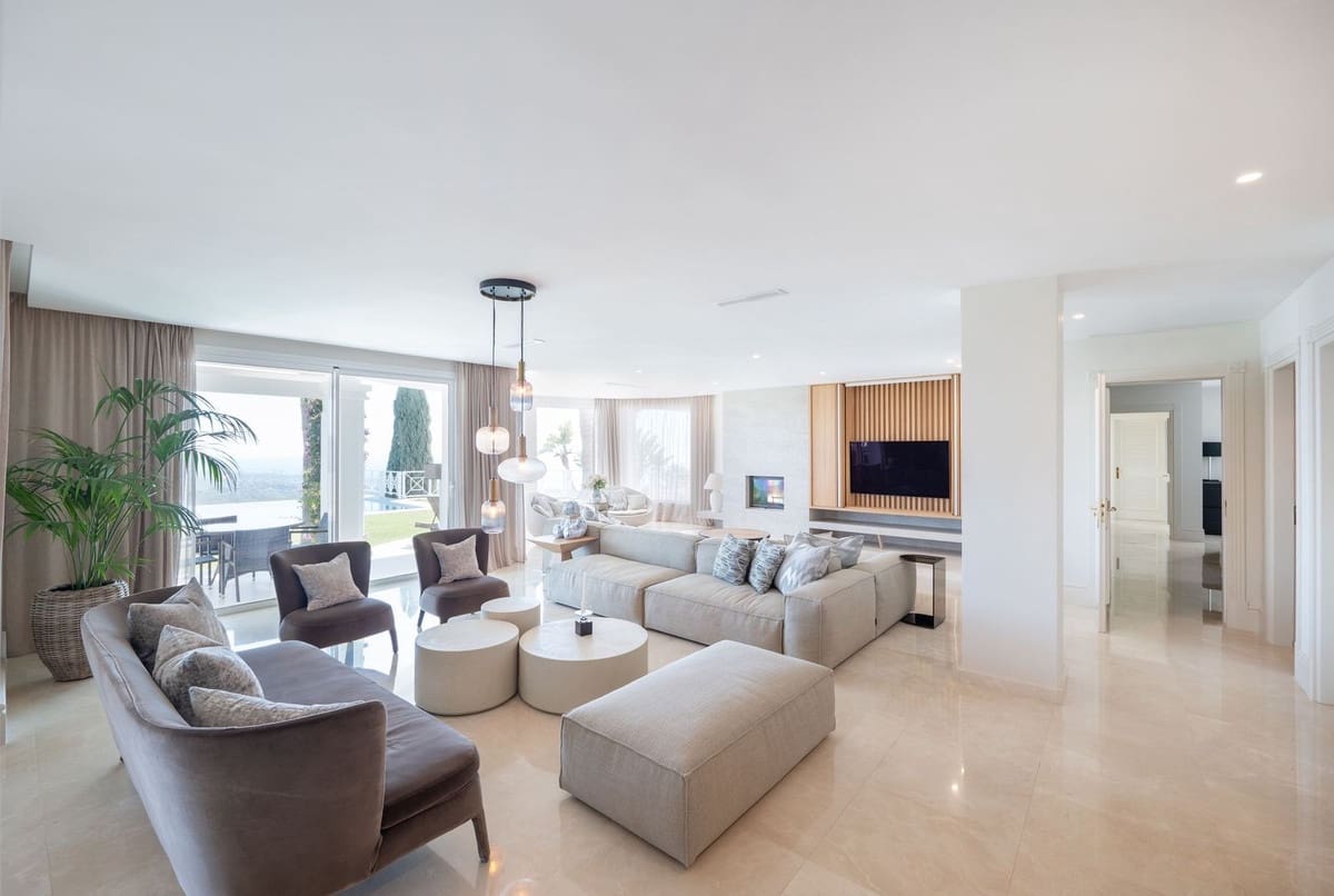 6 bedroom Villa for sale in Marbella with pool - € 3,950,000 (Ref: 8896381)