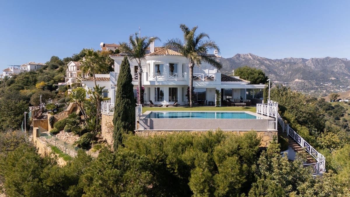 6 bedroom Villa for sale in Marbella with pool - € 3,950,000 (Ref: 8896381)