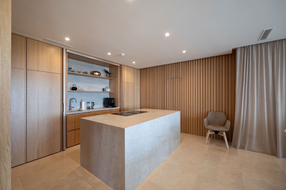 6 bedroom Villa for sale in Marbella with pool - € 3,950,000 (Ref: 8896381)