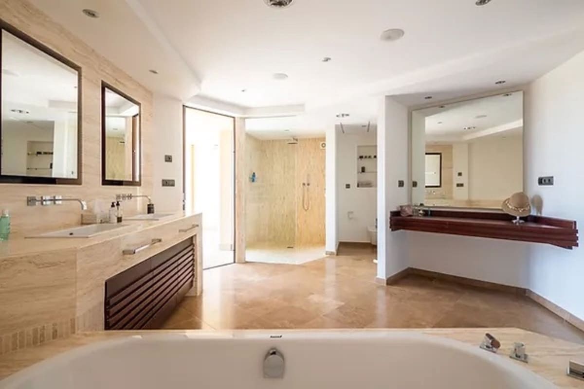 5 sypialnia Willa na sprzedaż w Sotogrande z basenem garażem - 5 750 000 € (Ref: 8896395)