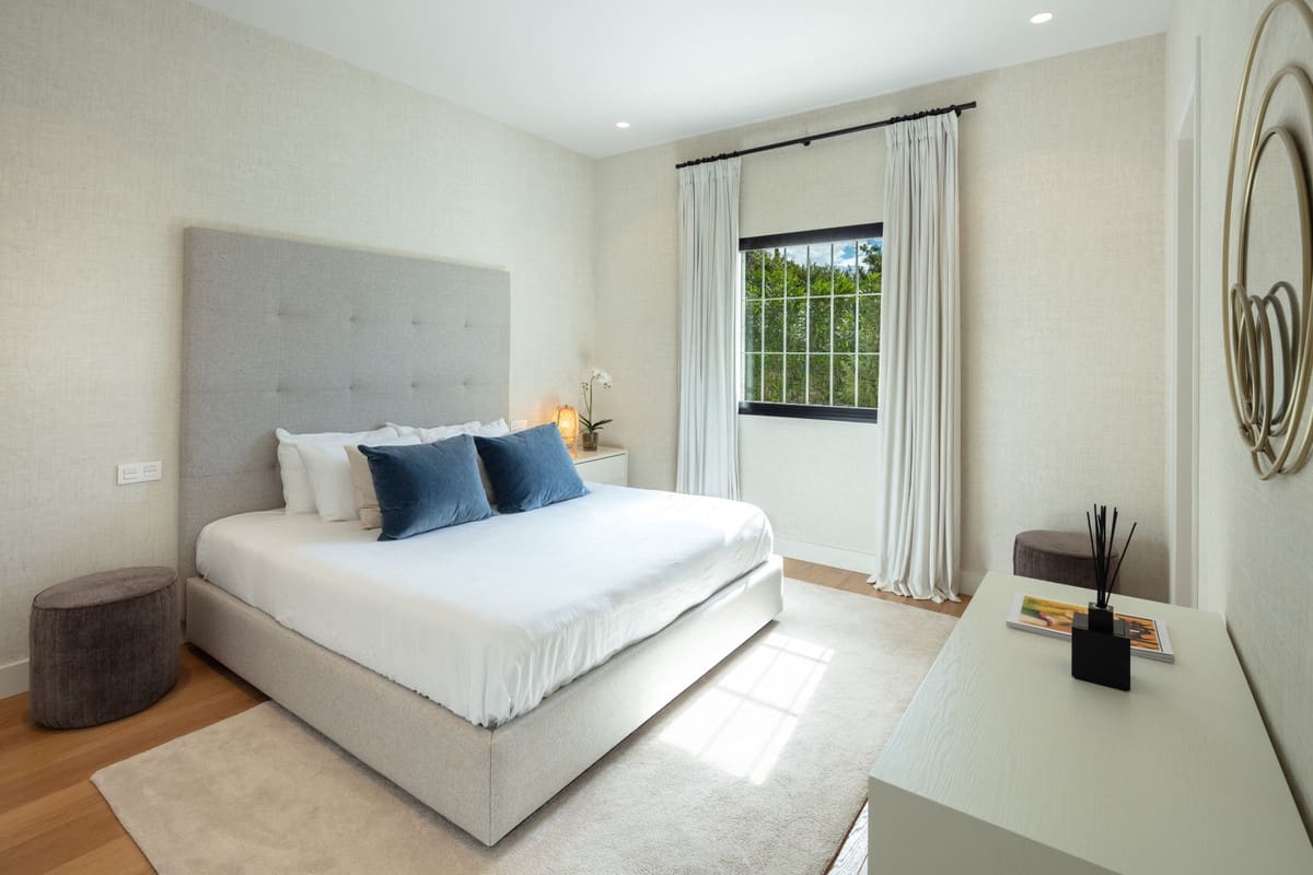 4 soverom Villa til salgs i Nueva Andalucia med svømmebasseng - € 3 250 000 (Ref: 8896405)