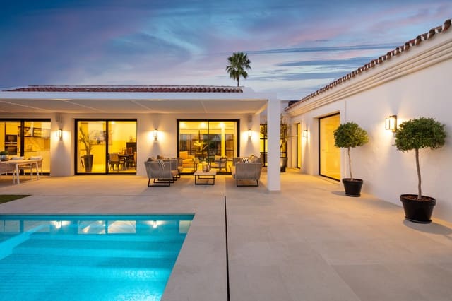 4 soveværelse Villa til salg i Las Brisas, Marbella med swimmingpool - € 3.250.000 (Ref: 8896405)