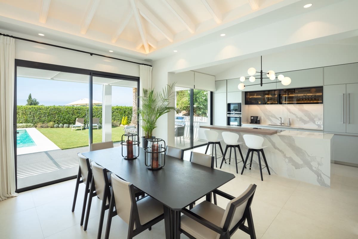 4 soverom Villa til salgs i Nueva Andalucia med svømmebasseng - € 3 250 000 (Ref: 8896405)