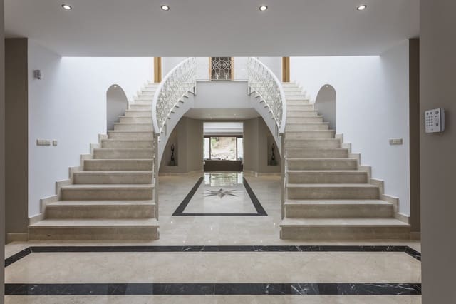 7 soverom Villa til salgs i El Madroñal, Benahavís med svømmebasseng - € 7 950 000 (Ref: 8896407)