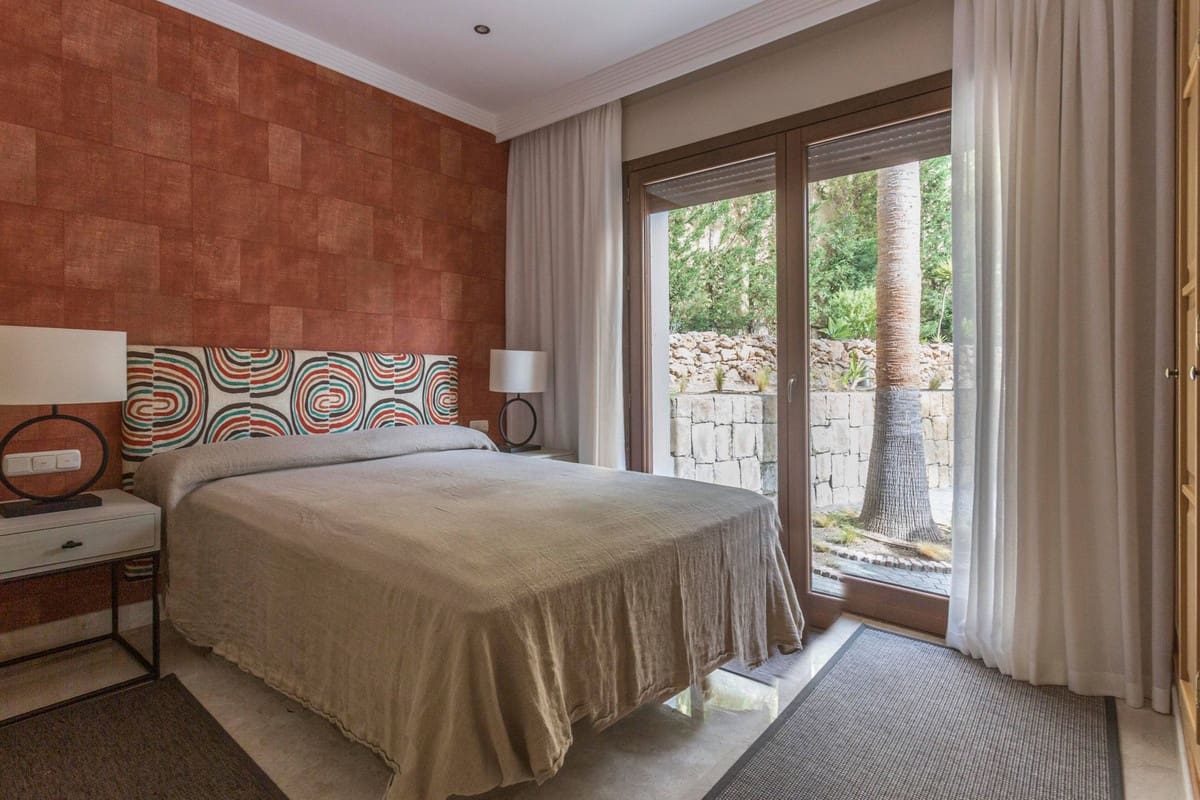 7 makuuhuone Huvila myytävänä paikassa El Madronal mukana uima-altaan - 7 950 000 € (Ref: 8896407)