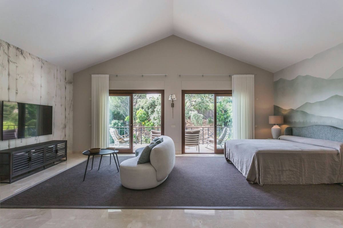 7 makuuhuone Huvila myytävänä paikassa El Madronal mukana uima-altaan - 7 950 000 € (Ref: 8896407)