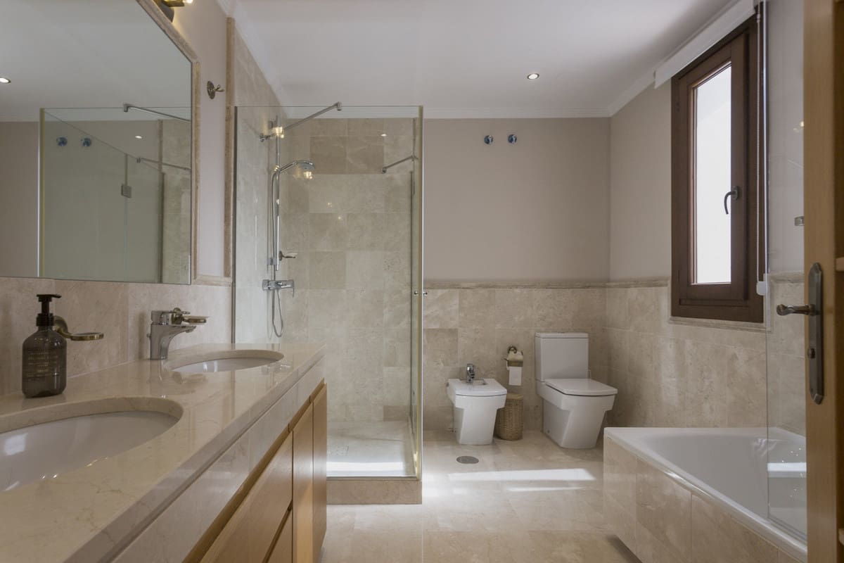 7 makuuhuone Huvila myytävänä paikassa El Madronal mukana uima-altaan - 7 950 000 € (Ref: 8896407)