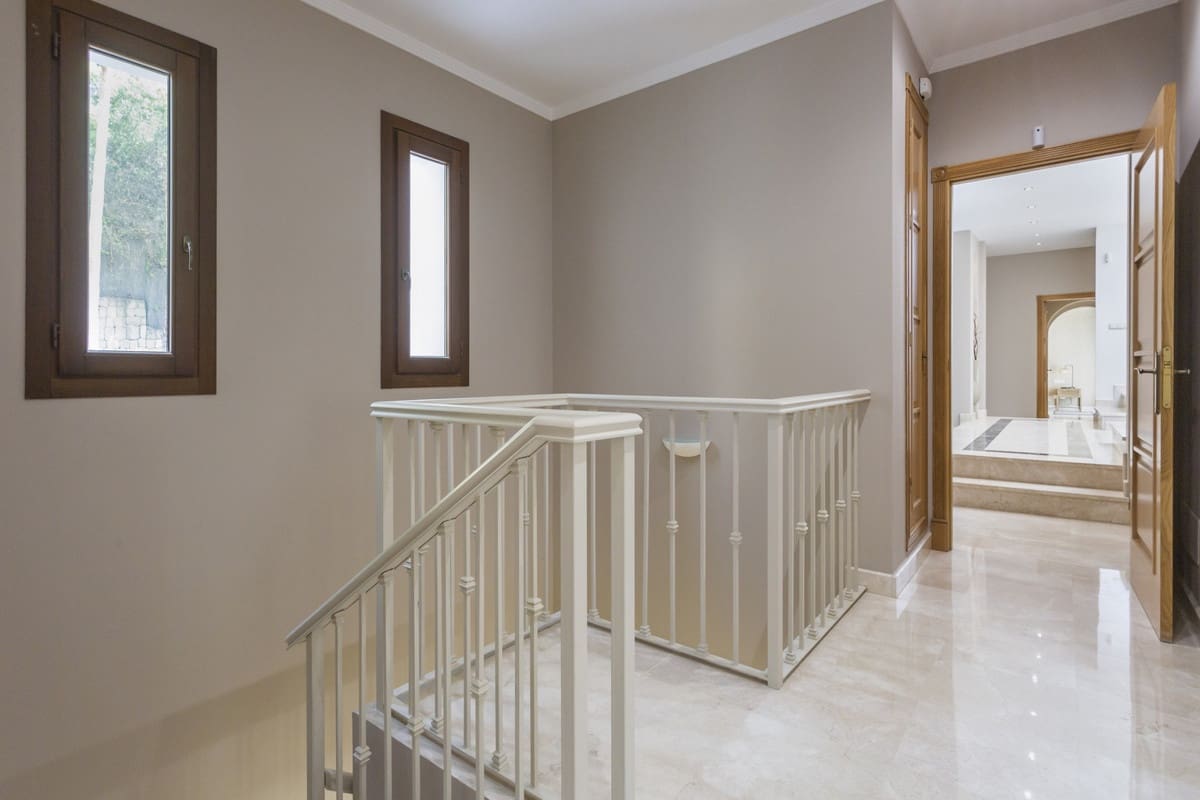 7 makuuhuone Huvila myytävänä paikassa El Madronal mukana uima-altaan - 7 950 000 € (Ref: 8896407)