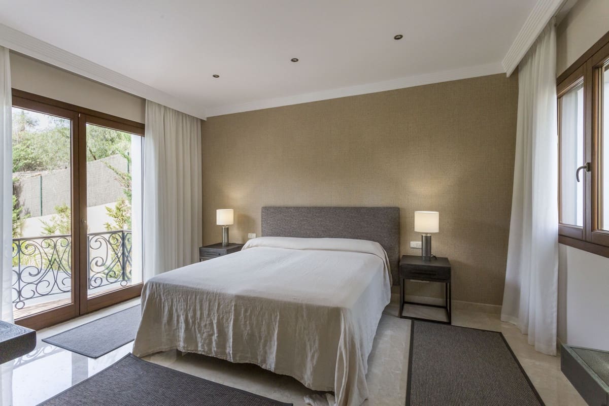 7 makuuhuone Huvila myytävänä paikassa El Madronal mukana uima-altaan - 7 950 000 € (Ref: 8896407)