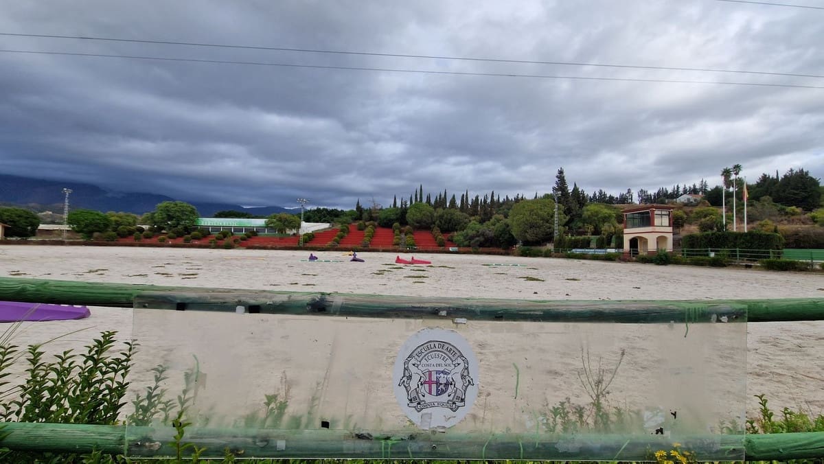 Ubebygd land til salgs i Estepona - € 12 300 000 (Ref: 8896413)