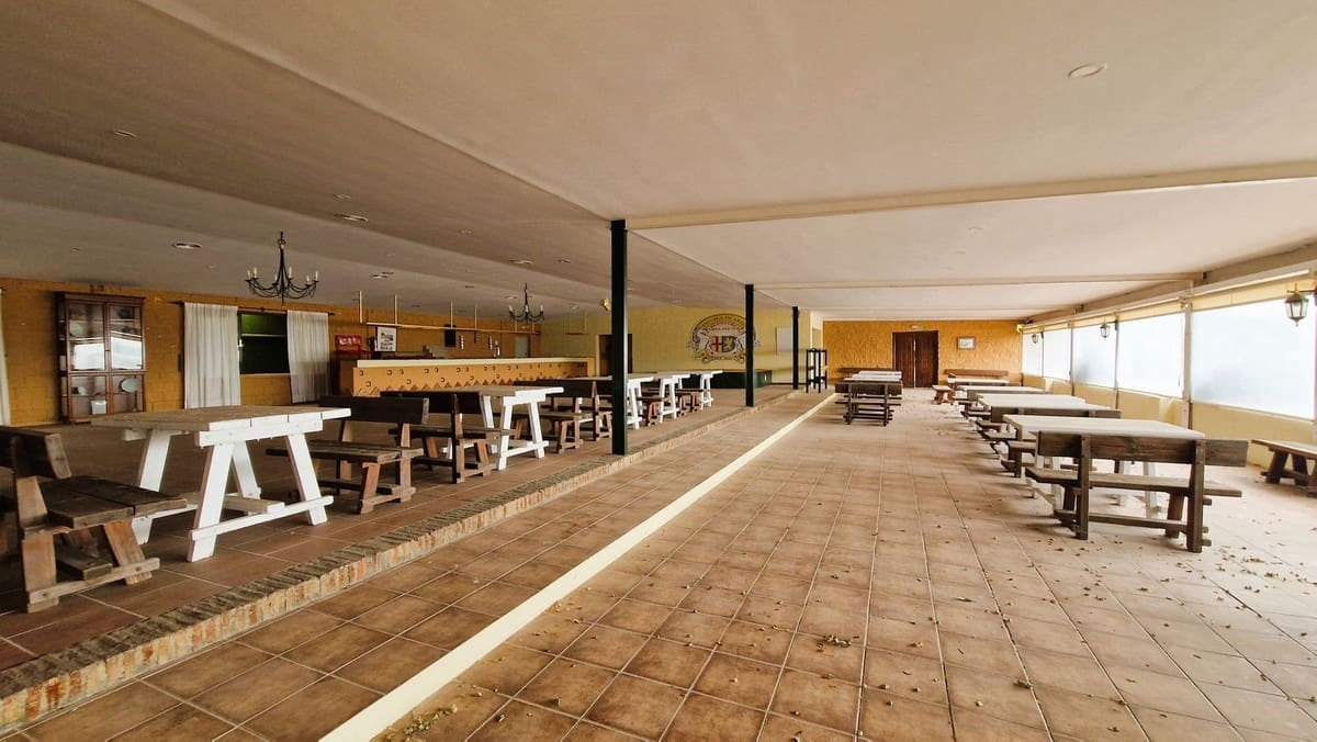 Ubebygd land til salgs i Estepona - € 12 300 000 (Ref: 8896413)