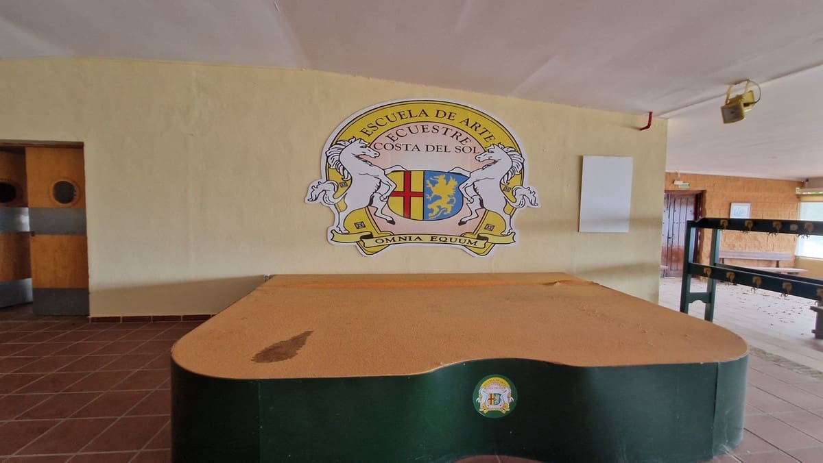 Ubebygd land til salgs i Estepona - € 12 300 000 (Ref: 8896413)