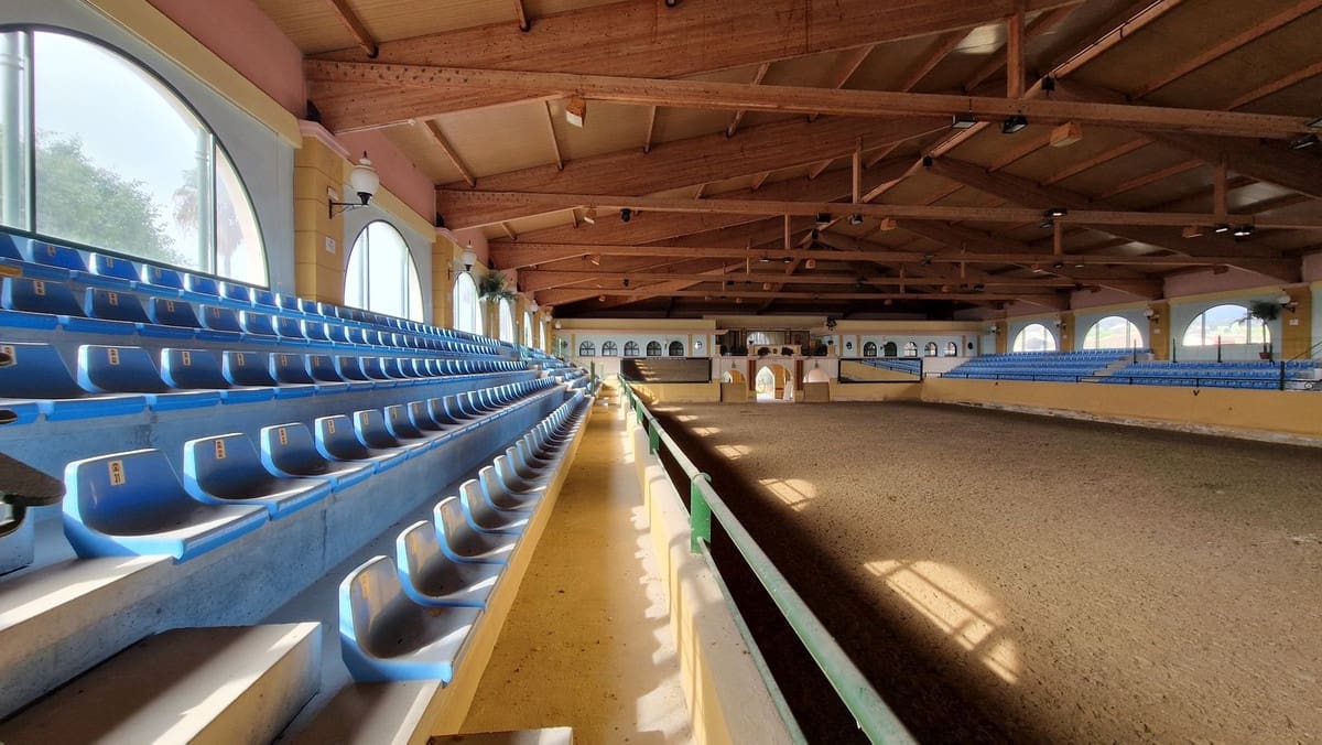 Ubebygd land til salgs i Estepona - € 12 300 000 (Ref: 8896413)