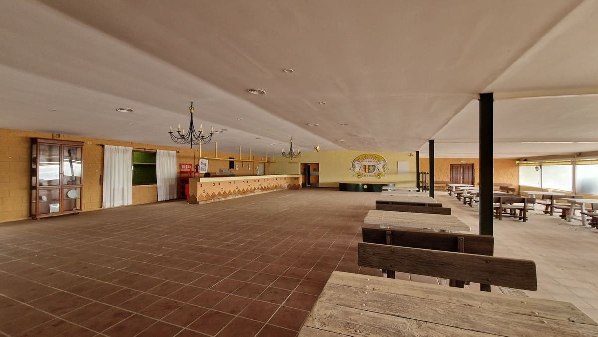 Ubebygd land til salgs i Estepona - € 12 300 000 (Ref: 8896413)