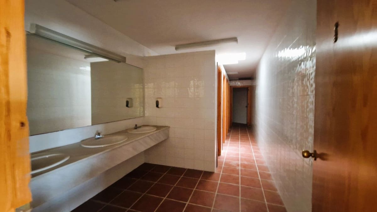 Ubebygd land til salgs i Estepona - € 12 300 000 (Ref: 8896413)