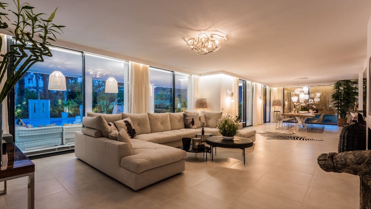 5 soverom Villa til salgs i Nueva Andalucia med svømmebasseng - € 7 300 000 (Ref: 8896415)