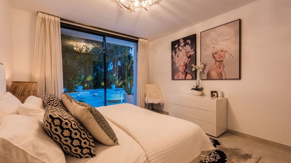 5 soverom Villa til salgs i Nueva Andalucia med svømmebasseng - € 7 300 000 (Ref: 8896415)