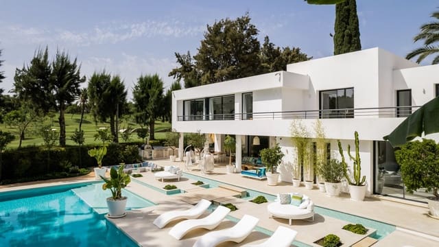 5 soverom Villa til salgs i Las Brisas, Marbella med svømmebasseng - € 7 300 000 (Ref: 8896415)