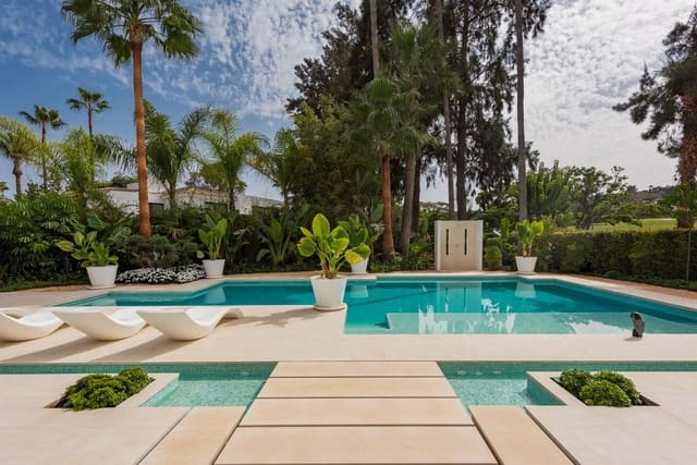 5 soverom Villa til salgs i Las Brisas, Marbella med svømmebasseng - € 7 300 000 (Ref: 8896415)