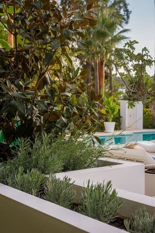 5 soverom Villa til salgs i Las Brisas, Marbella med svømmebasseng - € 7 300 000 (Ref: 8896415)