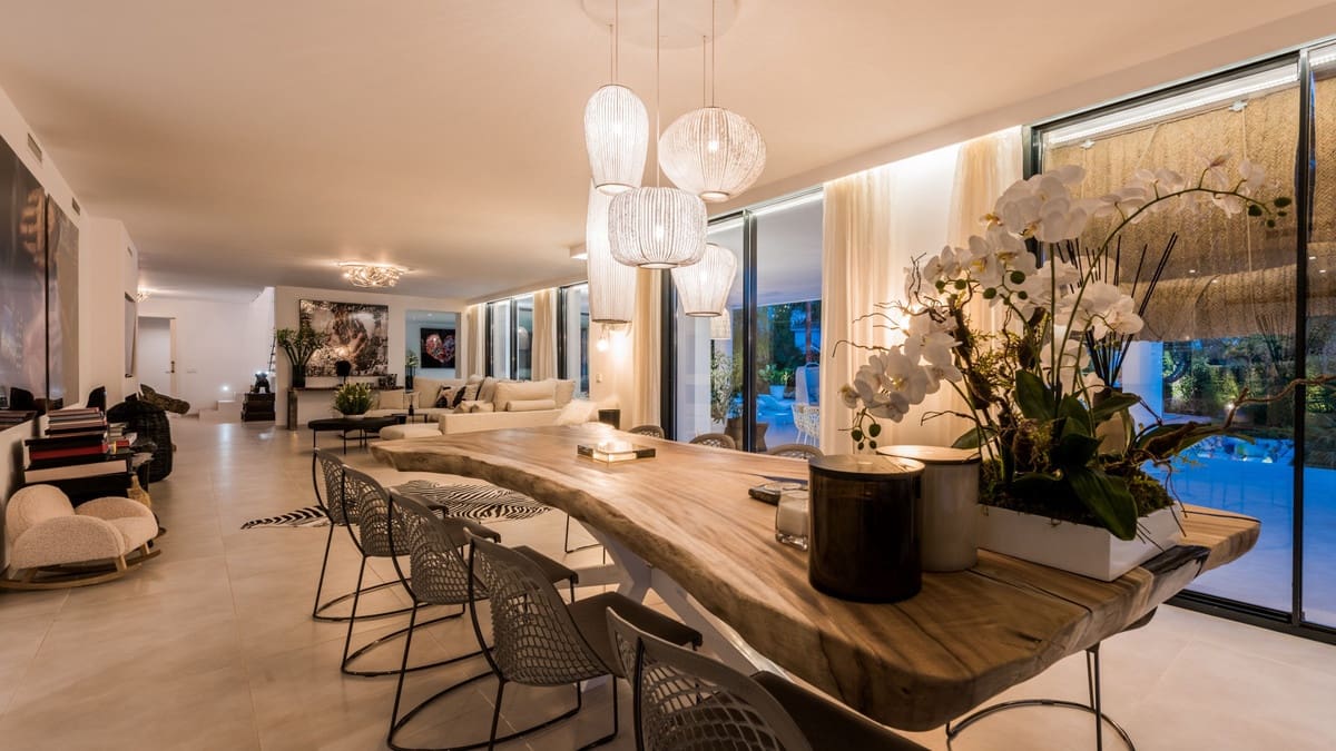 5 soverom Villa til salgs i Nueva Andalucia med svømmebasseng - € 7 300 000 (Ref: 8896415)