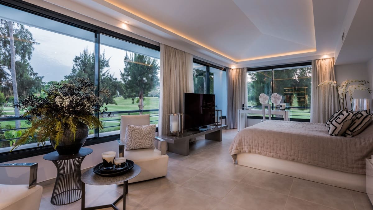 5 soverom Villa til salgs i Nueva Andalucia med svømmebasseng - € 7 300 000 (Ref: 8896415)