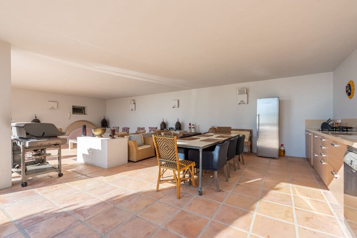 7 bedroom Villa for sale in Sotogrande with pool - € 4,995,000 (Ref: 8896416)