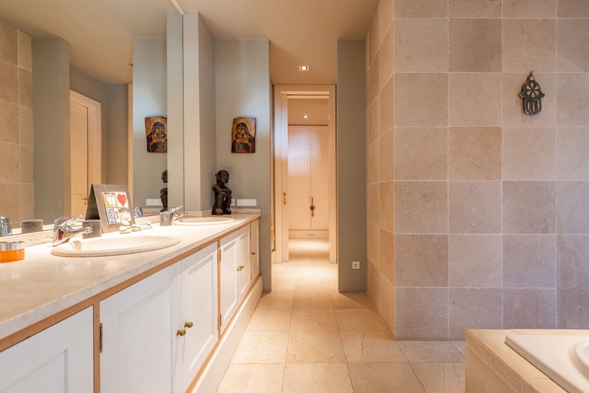 7 bedroom Villa for sale in Sotogrande with pool - € 4,995,000 (Ref: 8896416)