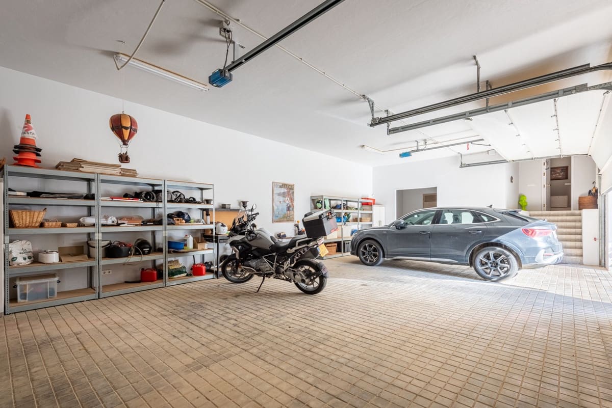 7 bedroom Villa for sale in Sotogrande with pool - € 4,995,000 (Ref: 8896416)